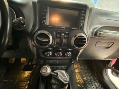 Used 2016 Jeep Wrangler Sport AWD/4WD image 17