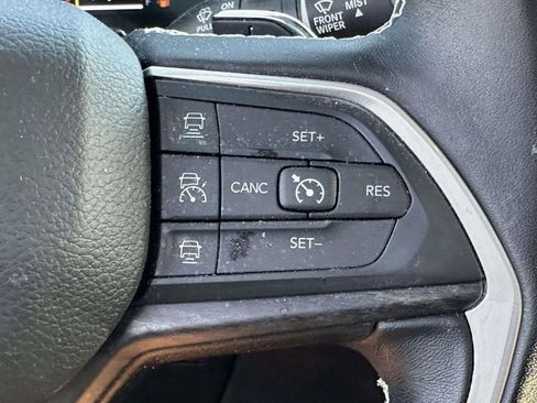 Used 2022 Jeep Grand Cherokee Limited image 33