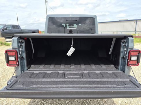 New 2026 Jeep Gladiator Sport image 8