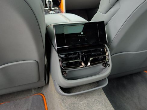 New 2025 Bentley Flying Spur Plug-In Hybrid AWD/4WD image 40