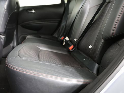Used 2013 Nissan Rogue SL image 2