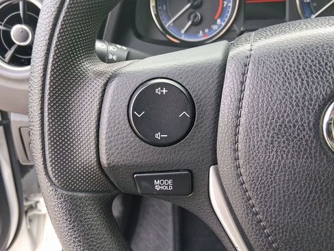 Used 2019 Toyota Corolla LE image 16