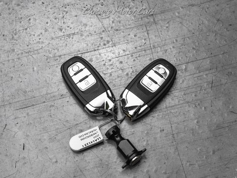 Used 2020 Lamborghini Huracan EVO image 55