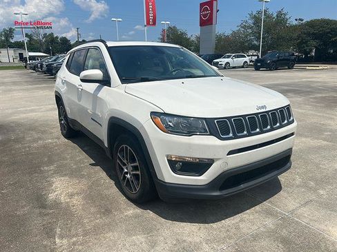 Used 2019 Jeep Compass Latitude w/ Popular Equipment Group FWD image 1