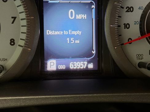 Used 2019 Toyota Sienna SE Premium w/ Protection Package image 8