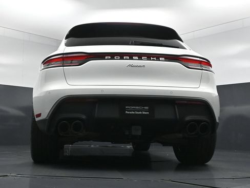Certified 2025 Porsche Macan AWD/4WD image 25
