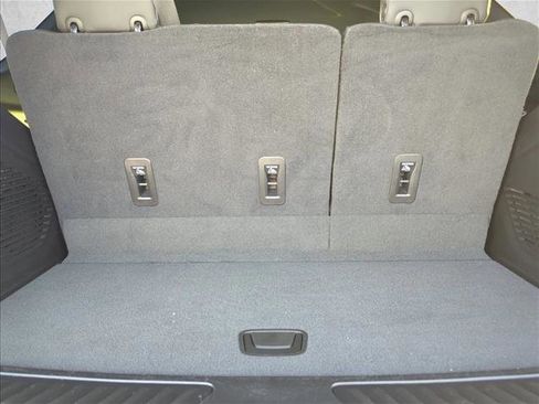 Used 2021 GMC Yukon SLT w/ SLT Luxury Package image 6