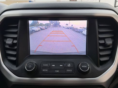 Used 2017 GMC Acadia SLT w/ LPO, Cargo Package FWD image 18
