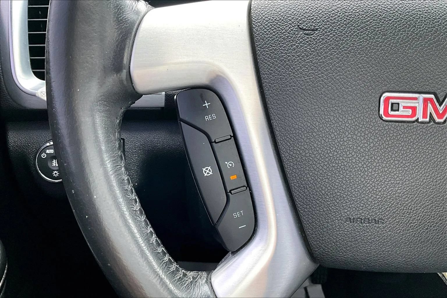 Used 2013 GMC Acadia SLT AWD/4WD image 17