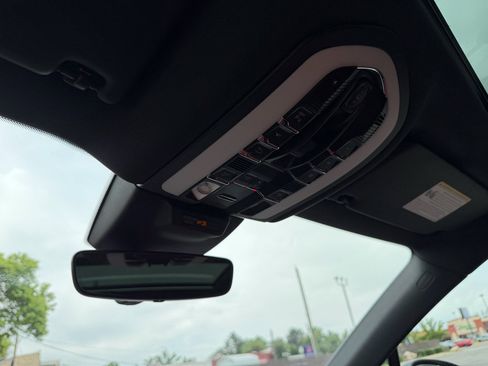 Used 2024 Porsche Macan S AWD/4WD image 14