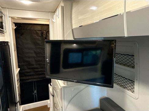 Used 2023 Mercedes-Benz Sprinter 2500 image 26