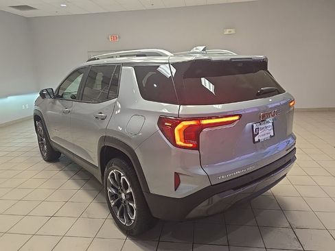 Used 2026 GMC Terrain Elevation w/ Elevation Premium Package image 5