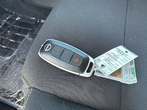 Certified 2024 Nissan Rogue S image 29