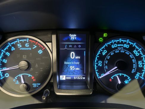 Used 2020 Toyota Tacoma TRD Sport image 26