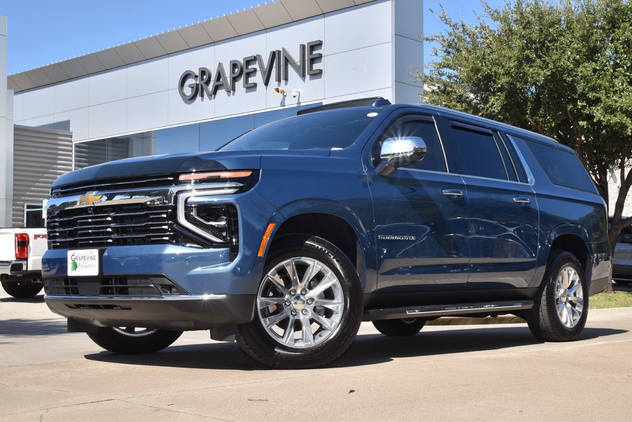 Used 2026 Chevrolet Suburban Premier RWD image 2