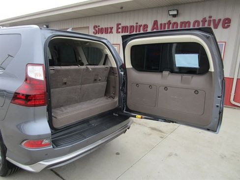 Used 2019 Lexus GX 460 Premium image 27