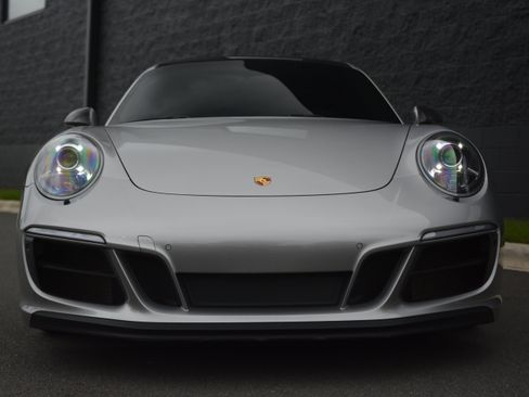 Used 2018 Porsche 911 Carrera GTS RWD image 10