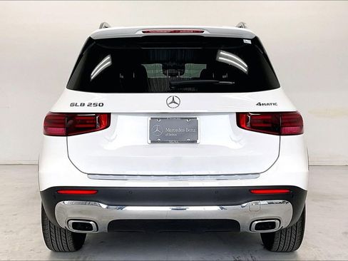 New 2026 Mercedes-Benz GLB 250 4MATIC image 4
