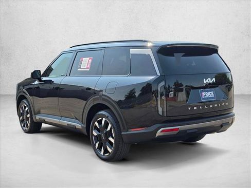 Used 2027 Kia Telluride S w/ Towing Package AWD/4WD image 3