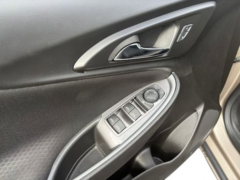 Used 2024 Chevrolet Malibu LT image 11