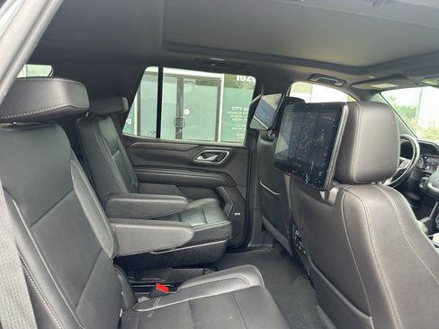 Used 2021 Chevrolet Tahoe Z71 w/ Z71 Signature Package AWD/4WD image 13