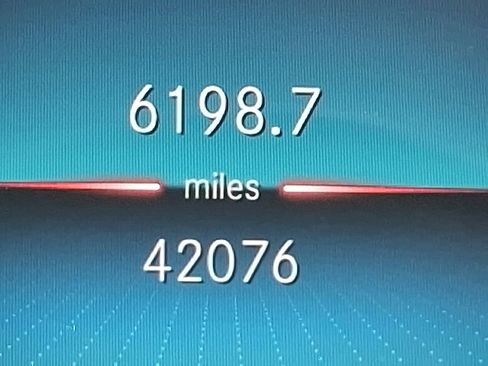 Used 2023 Mercedes-Benz GLB 250 4MATIC image 21