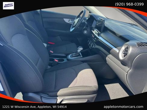 Used 2022 Kia Forte LXS FWD image 23