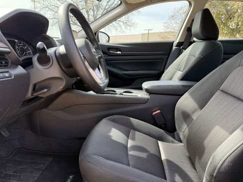 Used 2025 Nissan Altima 2.5 SV image 27