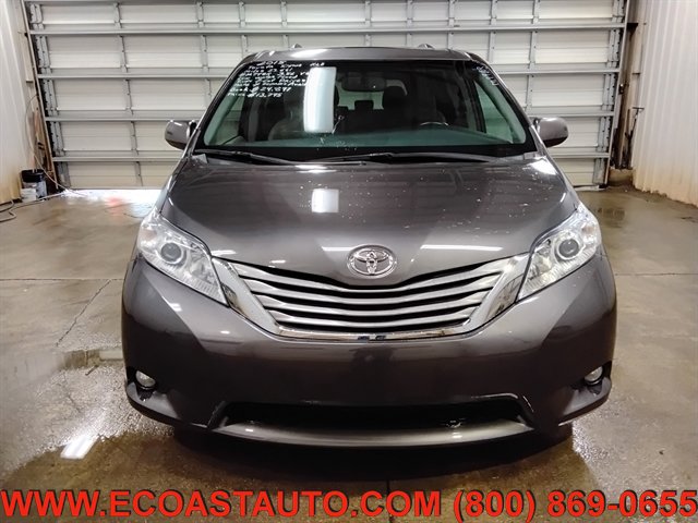Used 2015 Toyota Sienna XLE w/ XLE Navigation Package FWD image 7