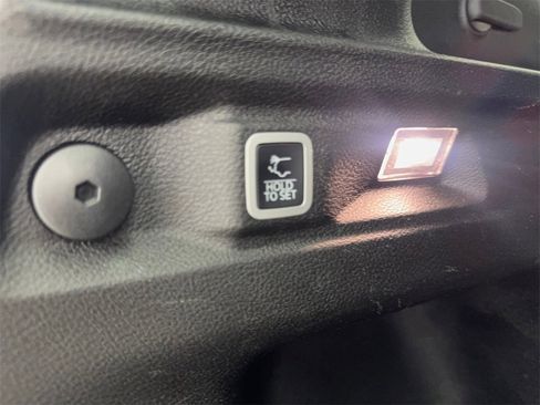 Used 2024 Jeep Grand Cherokee L Limited w/ Luxury Tech Group II image 91