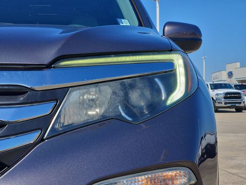 Used 2018 Honda Pilot EX image 10