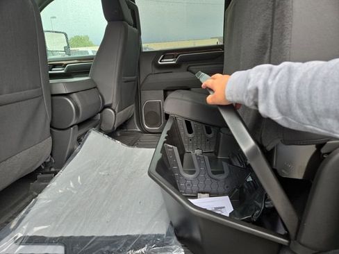New 2026 GMC Sierra 2500 SLE w/ SLE Value Package; AWD/4WD image 28