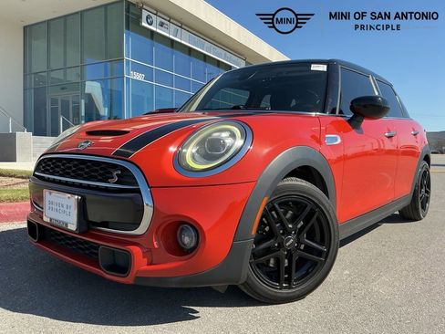 Used 2020 MINI Cooper S image 1