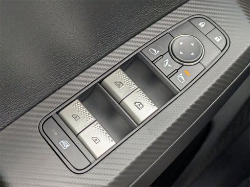 New 2025 Mitsubishi Outlander SE image 25