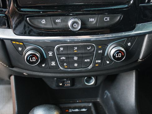 Used 2022 Chevrolet Traverse Premier w/ Redline Edition AWD/4WD image 19