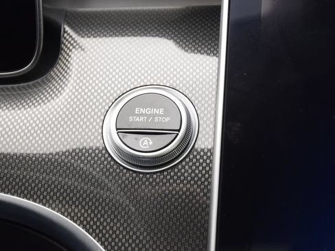Used 2022 Mercedes-Benz C 300 Sedan image 25