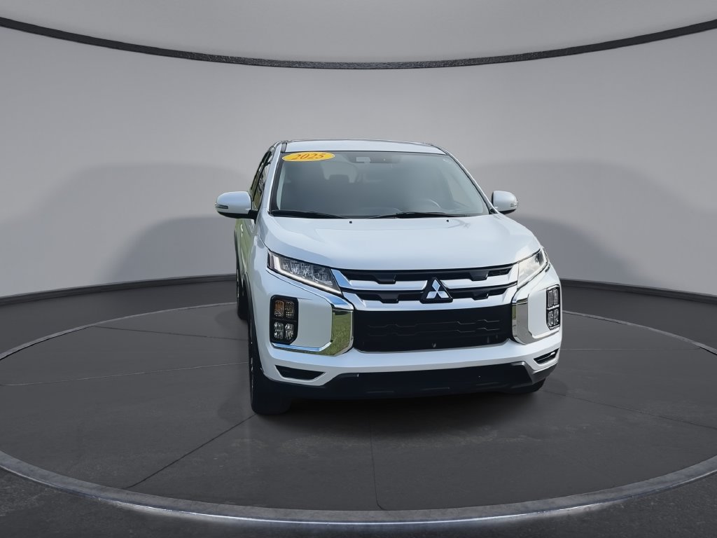Used 2025 Mitsubishi Outlander Sport SE AWD/4WD image 3
