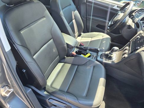 Used 2019 Volkswagen Golf S FWD image 26