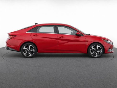 Used 2023 Hyundai Elantra Limited FWD image 4