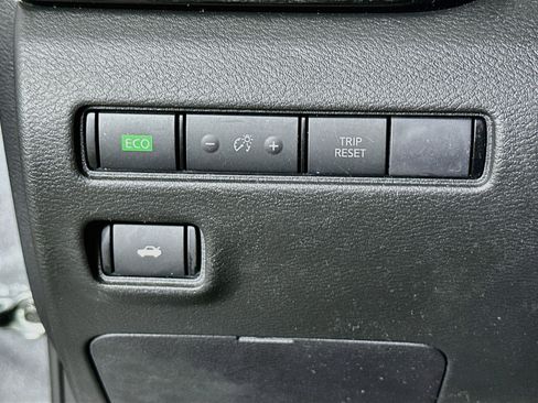 Used 2023 Nissan Sentra SV FWD image 16