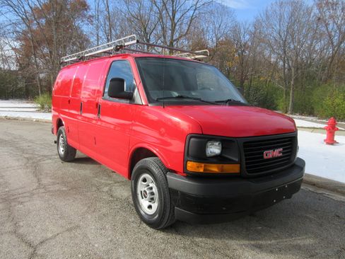 Used 2017 GMC Savana 3500 image 17