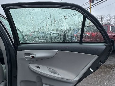 Used 2013 Toyota Corolla L image 20