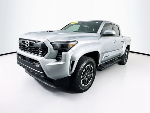 Used 2024 Toyota Tacoma TRD Sport RWD image 3