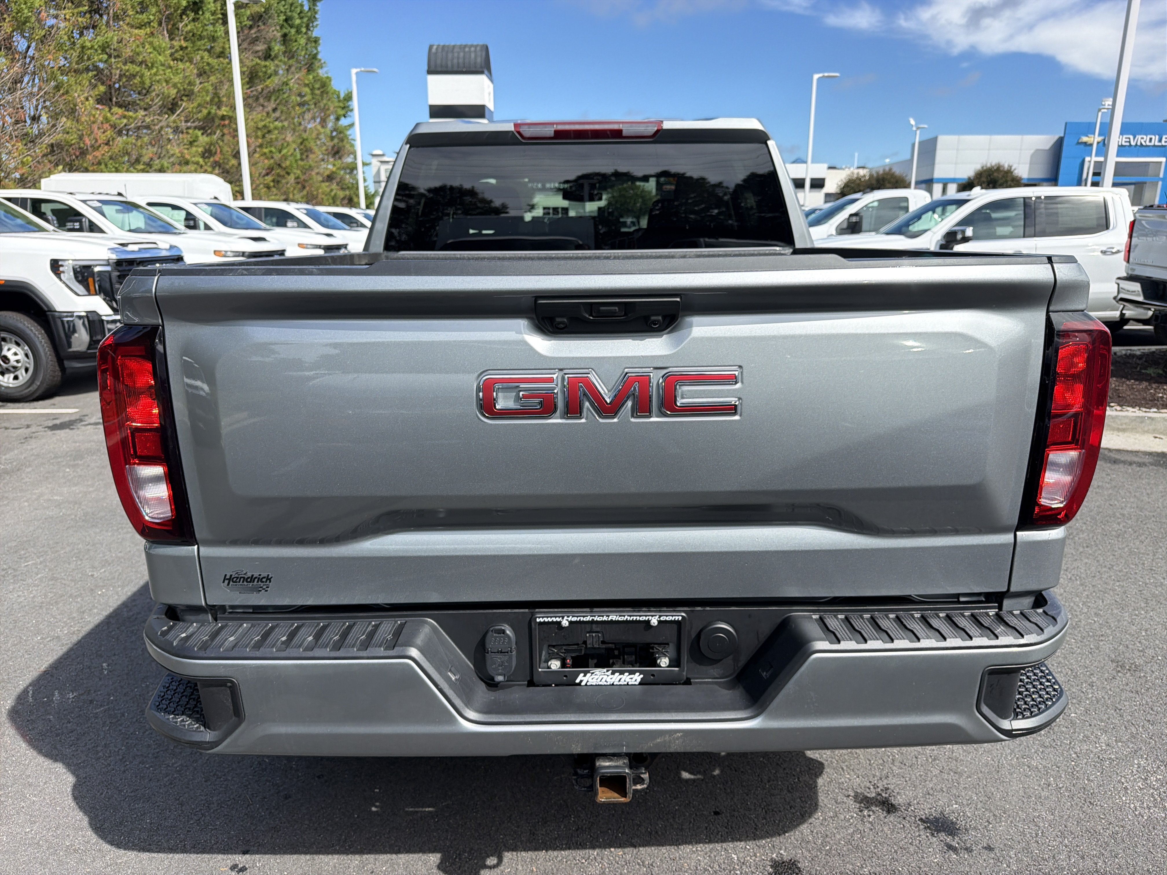 Used 2026 GMC Sierra 1500 Elevation w/ Elevation Select Package AWD/4WD image 9