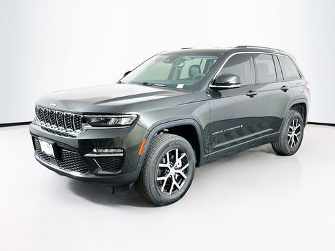 Used 2023 Jeep Grand Cherokee Limited AWD/4WD image 3