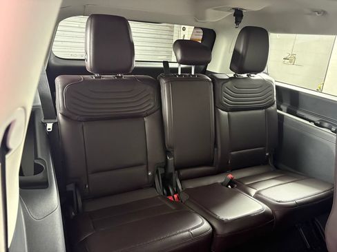 Used 2026 Ford Expedition Max Platinum w/ Platinum Ultimate Package AWD/4WD image 37