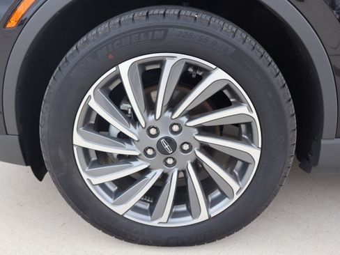 Used 2025 Lincoln Corsair Reserve AWD/4WD image 31