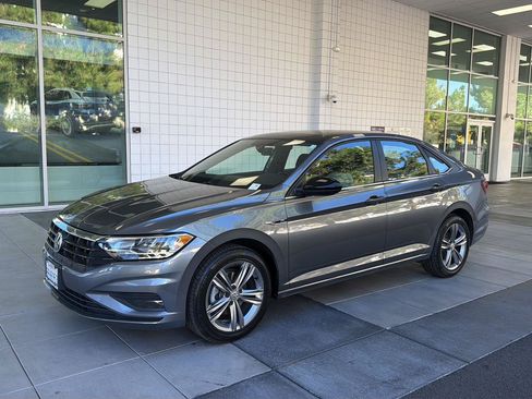 Used 2019 Volkswagen Jetta R-Line FWD image 1