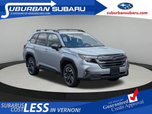 Used 2025 Subaru Forester Premium AWD/4WD image 1