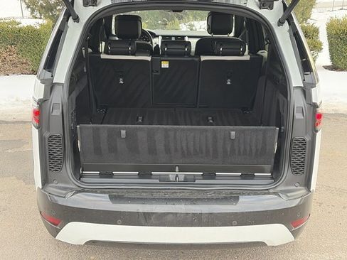 Used 2023 Land Rover Discovery HSE R-Dynamic image 6